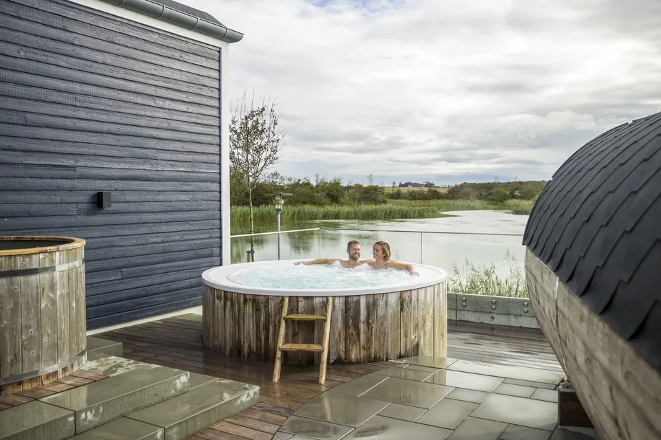 Badeland og poolomr�de p� Landal R�nbjerg n�r Limfjorden